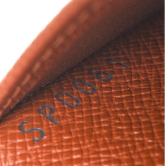 LOUIS VUITTON Small Ring Coated Canvas Agenda Cover - Picture 7 of 10